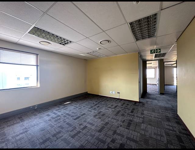 432M² OFFICE TO LET IN ECO PARK ESTATE